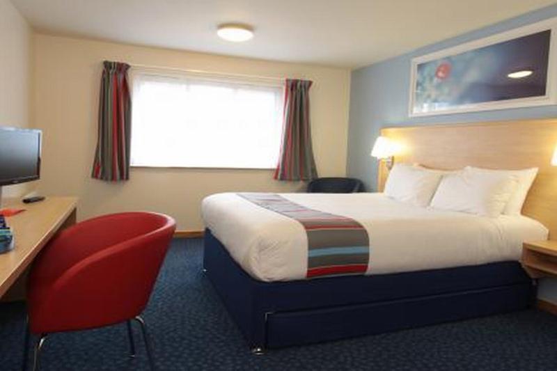 Travelodge Eastleigh Central Exterior foto